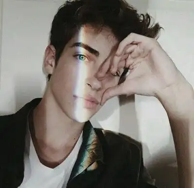 6686体育铁牌作者Gavin