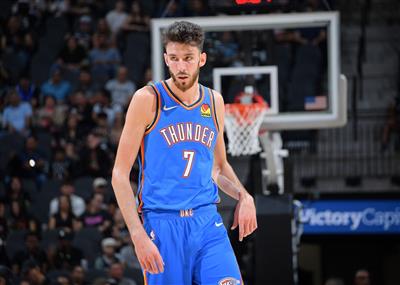 竞技状态也太好了！霍姆格伦首节三分球4中4砍下14分！