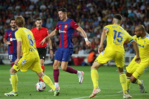 比利亚雷亚尔 vs 巴塞罗那足球俱乐部